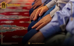 Rows of worshippers praying Taraweeh in congregation during Ramadan, representing How Many Calories Burned in Taraweeh as a form of light physical activity.