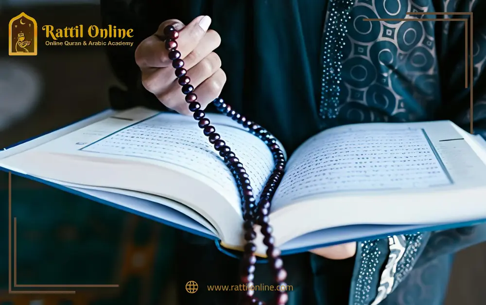 Muslim woman reading the Qur’an in Ramadan while reflecting on the ruling of Can You Go to Taraweeh on Your Period